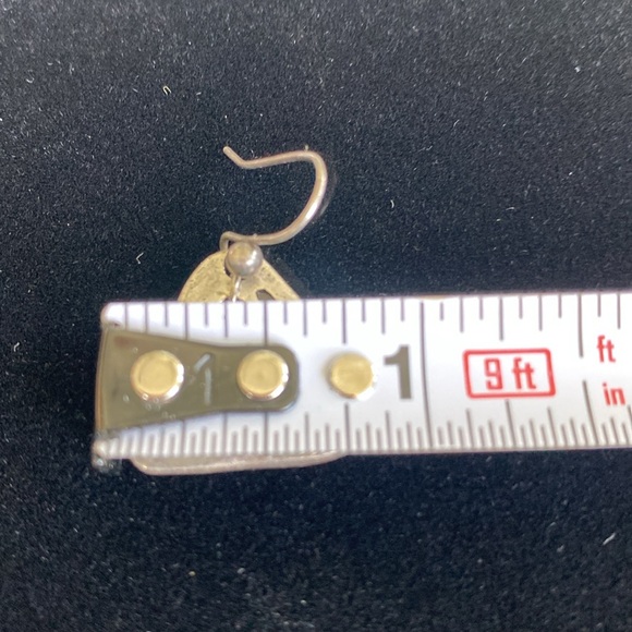 π$3 bundled - 4 Pairs of Dangle Earrings - Picture 8 of 9